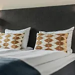 Quality Ulstein أولستينفيك